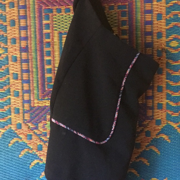 Black mini skirt - Picture 1 of 4